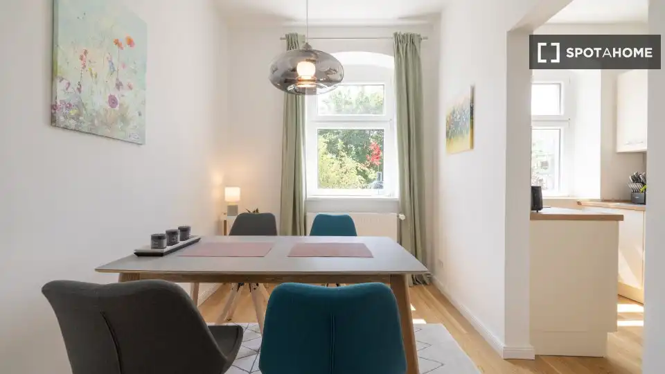 Menjador de Apartament per a compartir en Collado de la Vera amb Aire condicionat, Calefacció i Terrassa