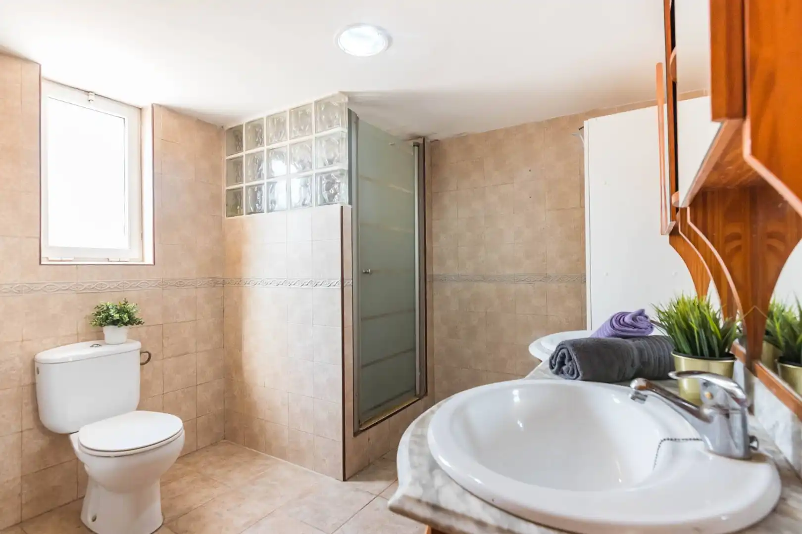 Badezimmer von Einfamilien-Reihenhaus zum Verkauf in Las Torres de Cotillas mit Klimaanlage, Privatgarten und Terrasse