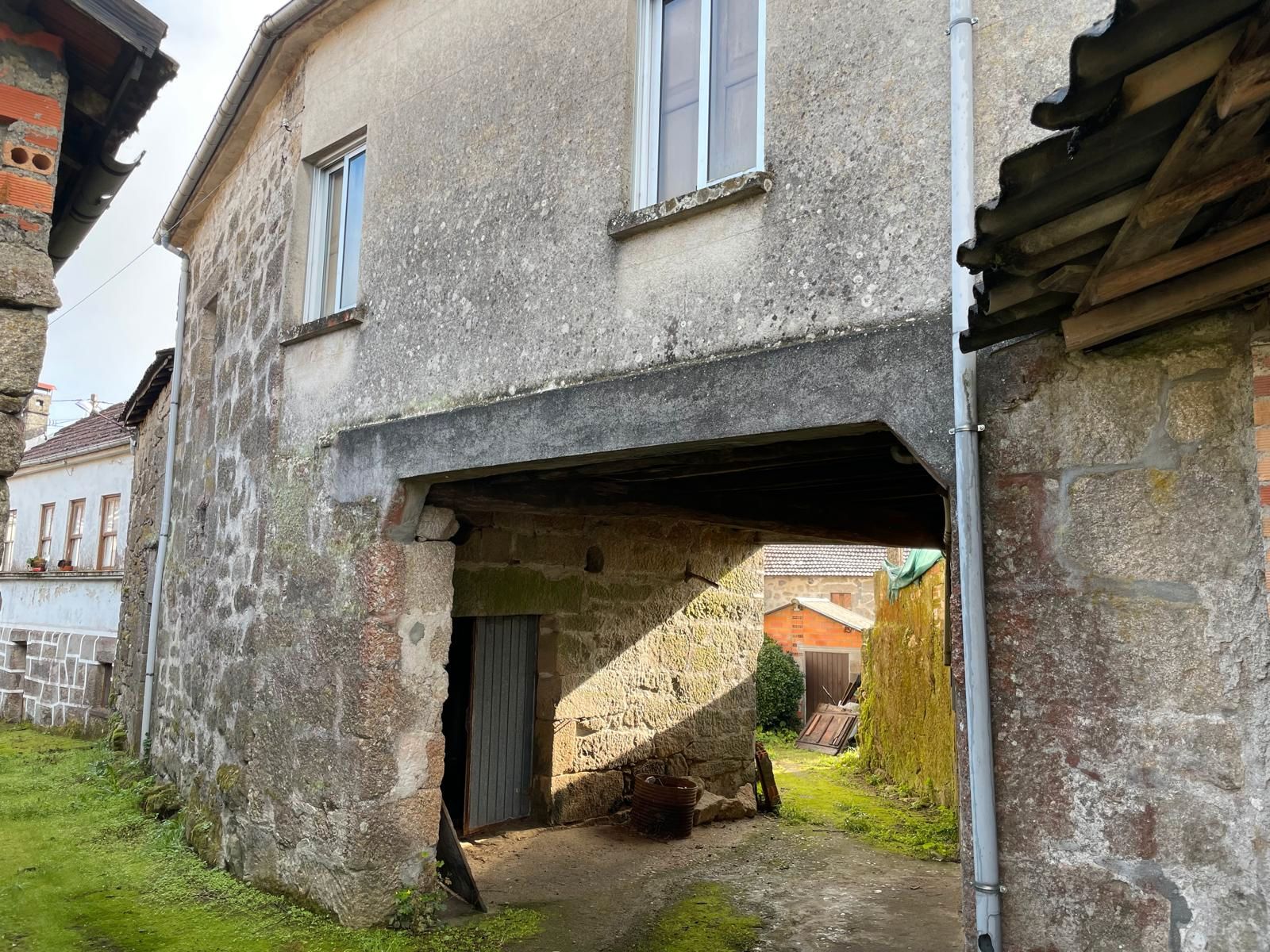 Vista exterior de Finca rústica en venda en O Carballiño   amb Jardí privat, Traster i Moblat