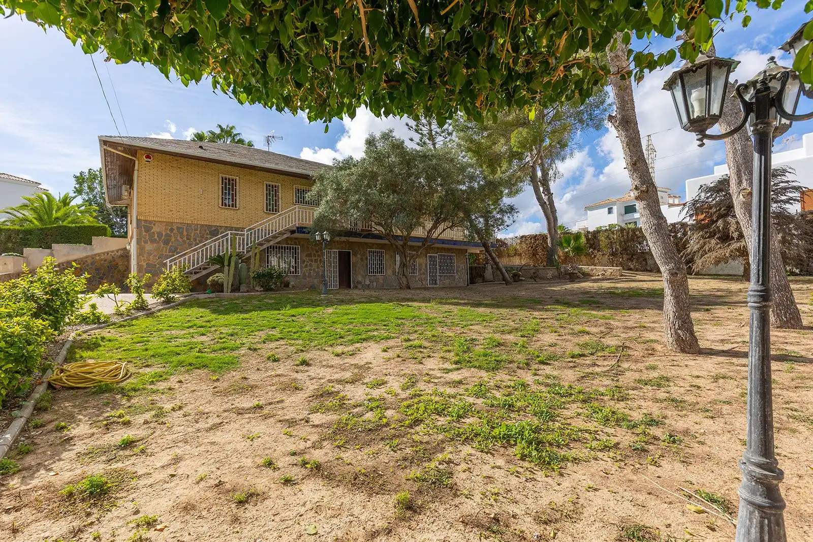 Vista exterior de Casa o xalet en venda en Orihuela amb Moblat