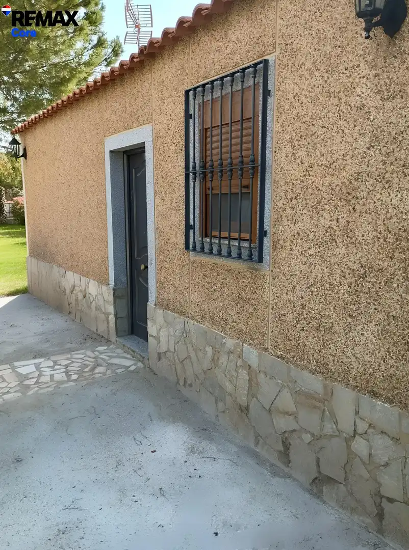 Vista exterior de Casa o chalet en venta en Badajoz con Aire acondicionado, Jardín privado y Trastero