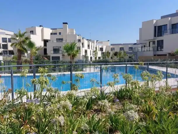 Loft con piscina en alquiler en Avda Montes de Oca 22, imagen 4