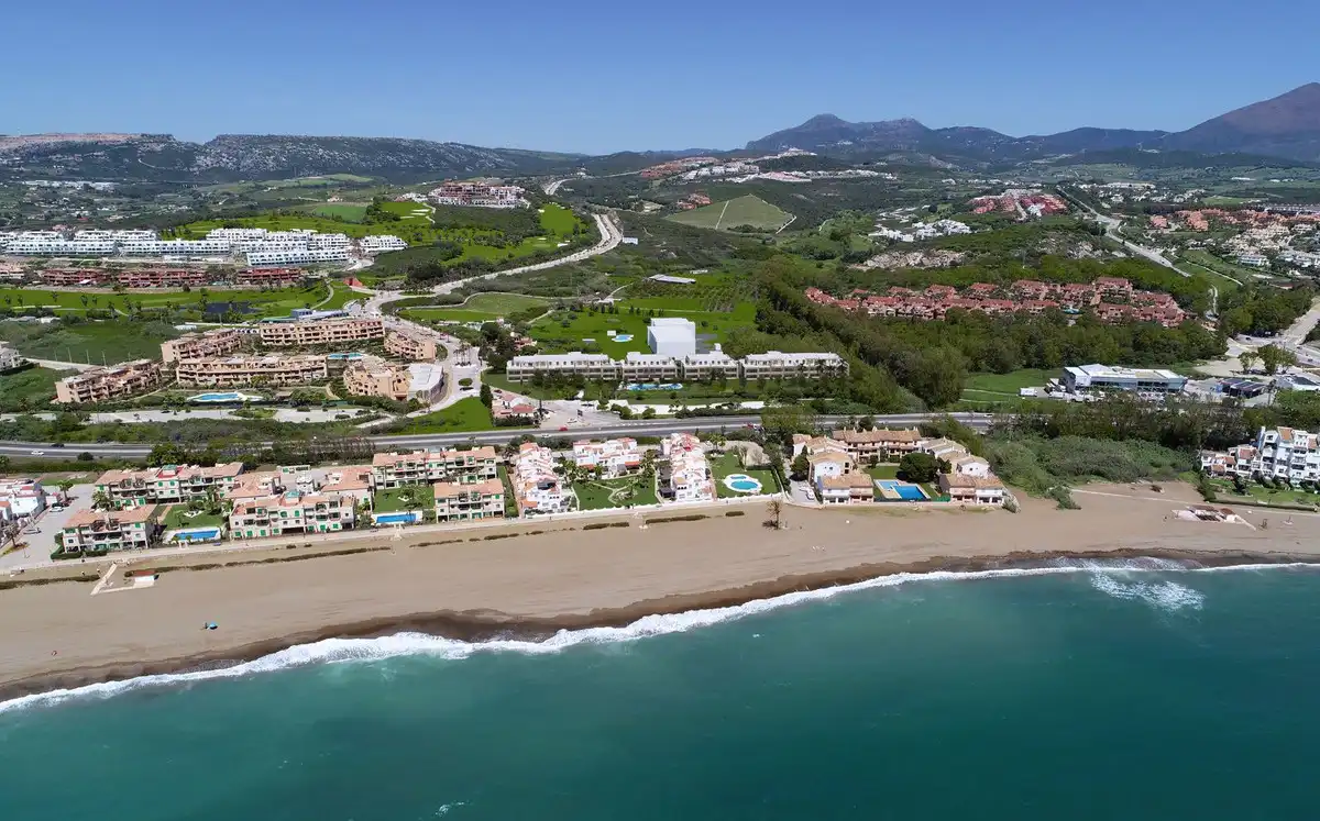 Vista exterior de Apartamento en venta en Casares con Aire acondicionado, Terraza y Piscina comunitaria