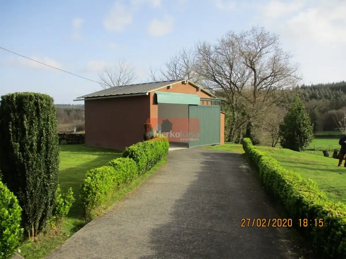Finca rústica en venda a Friol