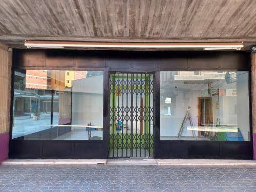 Local comercial en Alquiler en Av Juan Carlos I  en Santiago