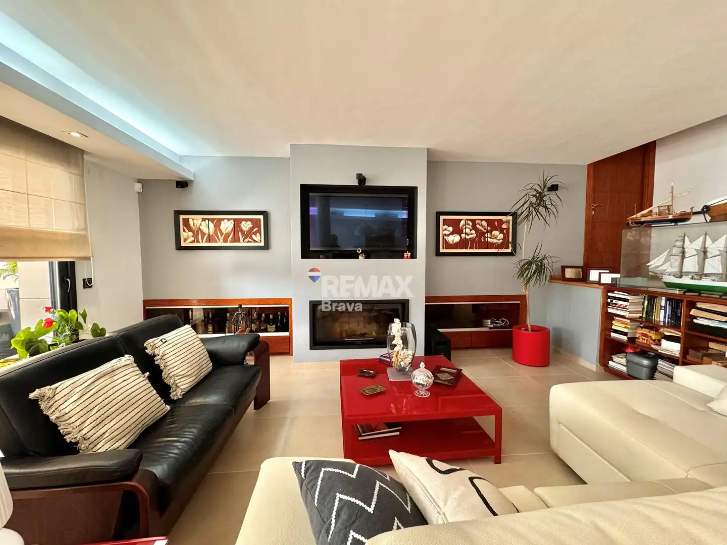 Detached house with pool for sale in Calle Cap de la Gola, imagen 20