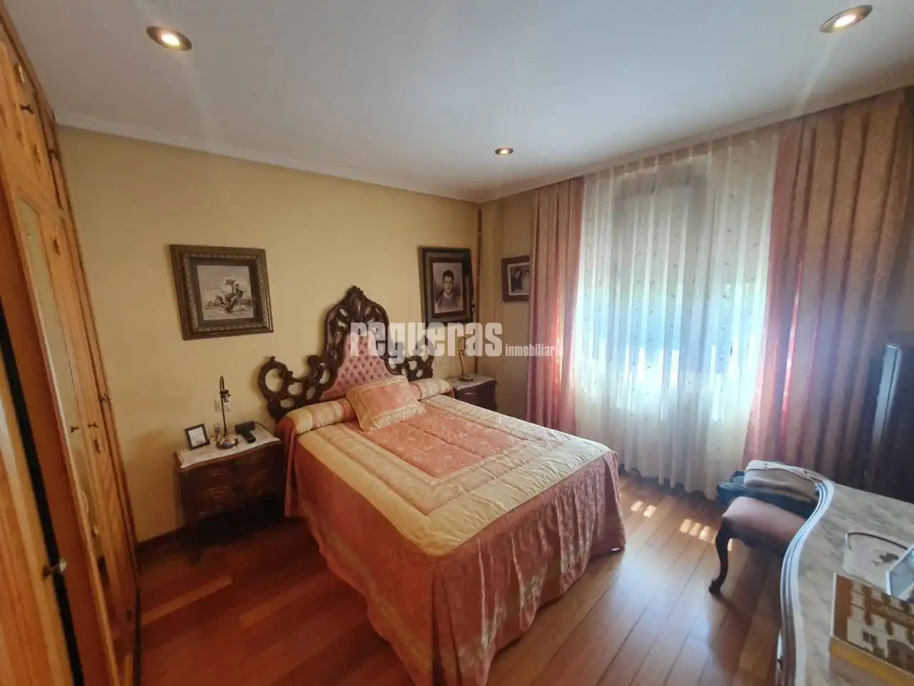 Habitación de Casa o chalet en venta en Avilés con Calefacción, Parquet y Terraza