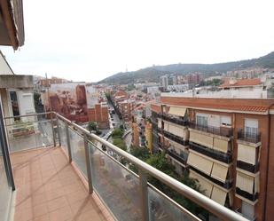 Exterior view of Flat for sale in  Barcelona Capital  with Balcony