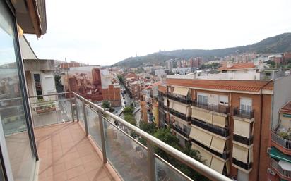 Exterior view of Flat for sale in  Barcelona Capital  with Heating, Parquet flooring and Balcony