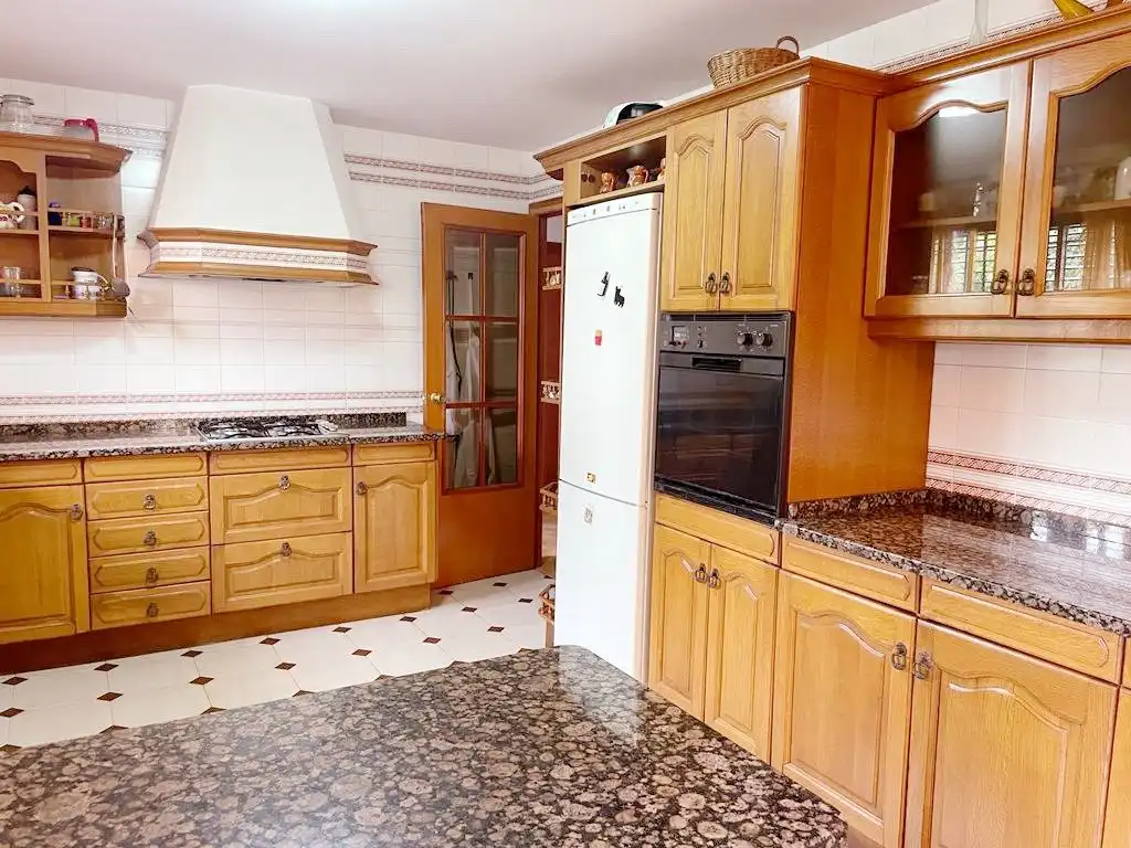 Detached house with pool for sale in Heliópolis, imagen 13