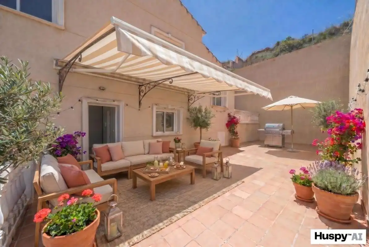 Casa pareada con terraza en venta en Carrer d'Oriola