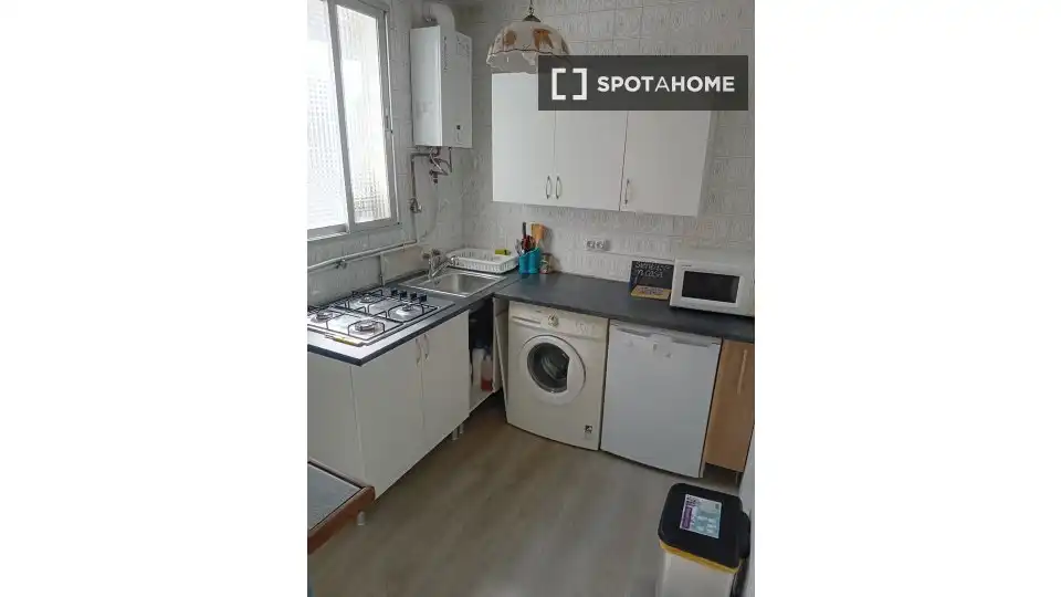 Cocina de Piso de alquiler en Madrid con Aire acondicionado, Calefacción y Amueblado
