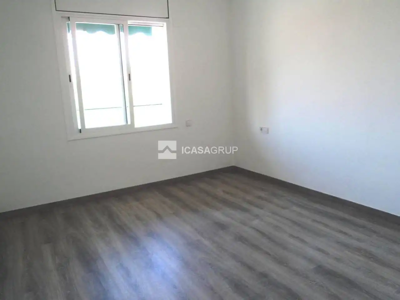 Bedroom of Flat for sale in Rubí  with Air Conditioner, Heating and Balcony