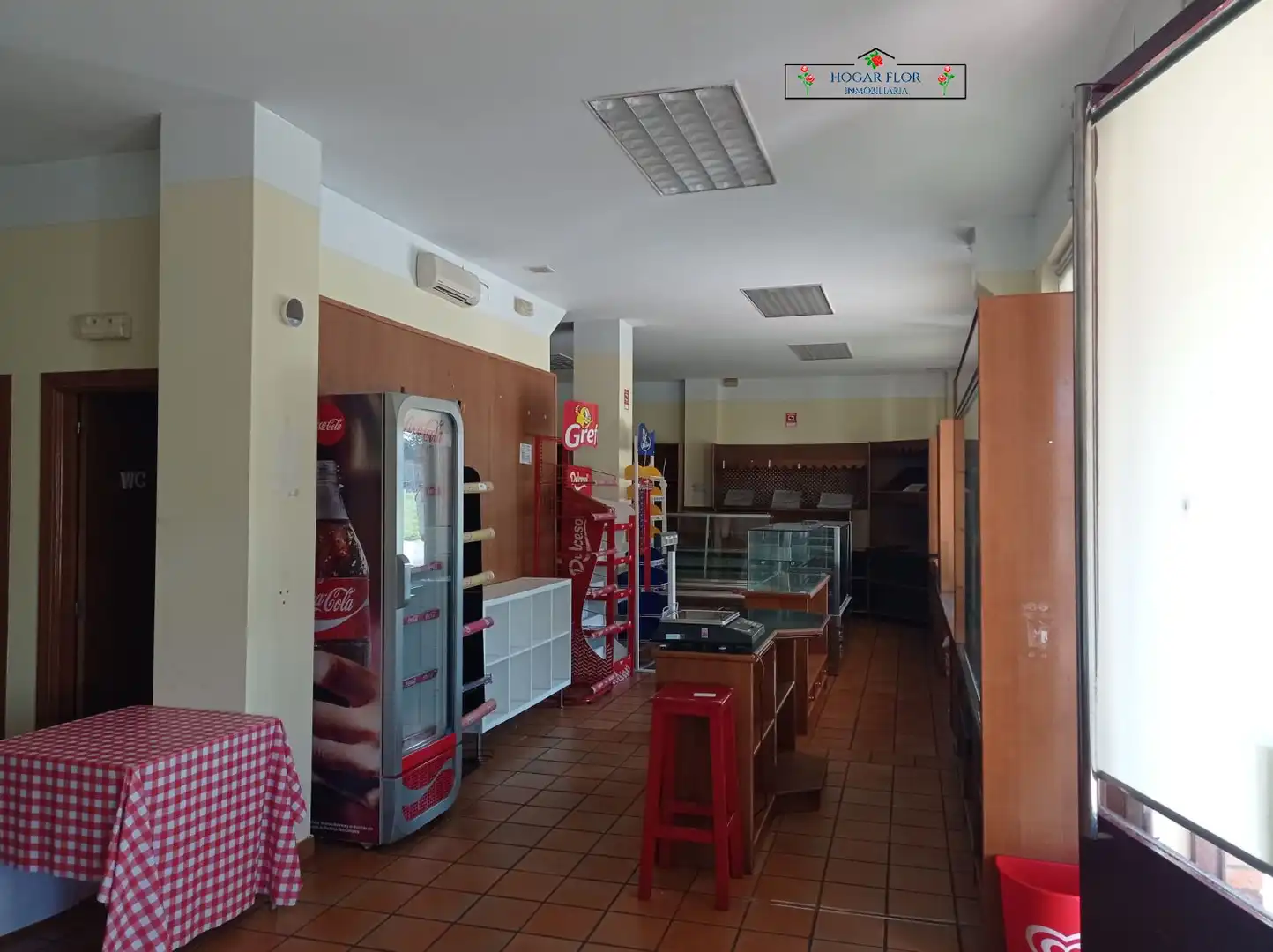 Local comercial en venda a Villares de la Reina, imagen 2