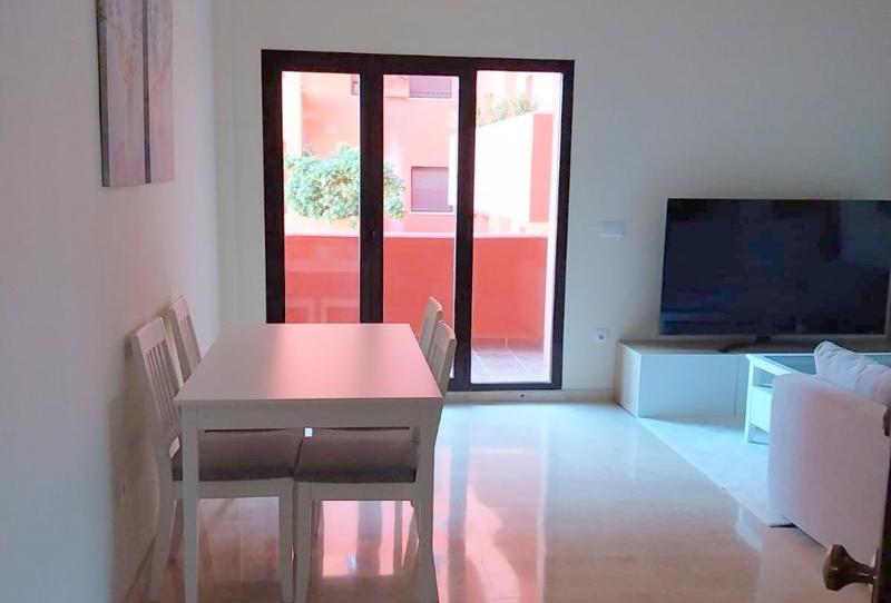 Foto 1 de Pis en venda a Puerto de Estepona, Málaga