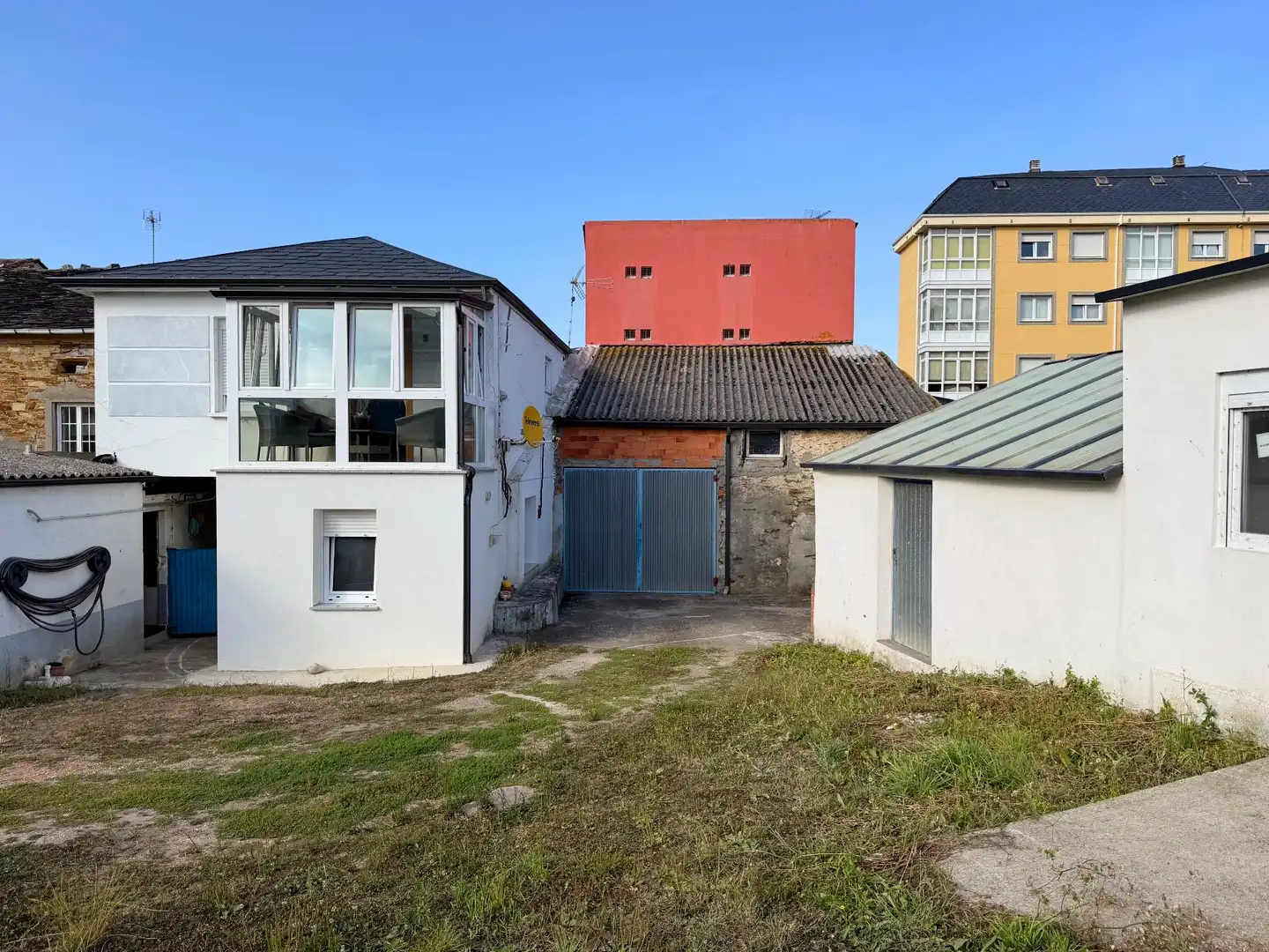Vista exterior de Casa o xalet en venda en Foz amb Calefacció, Jardí privat i Terrassa