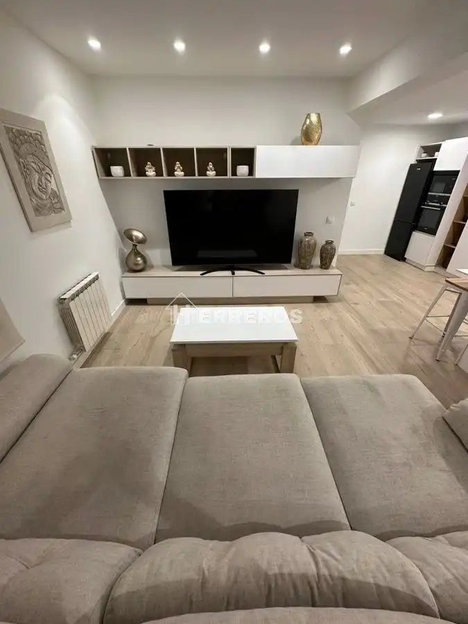 Sala d'estar de Apartament en venda en  Logroño amb Calefacció, Parquet i Moblat