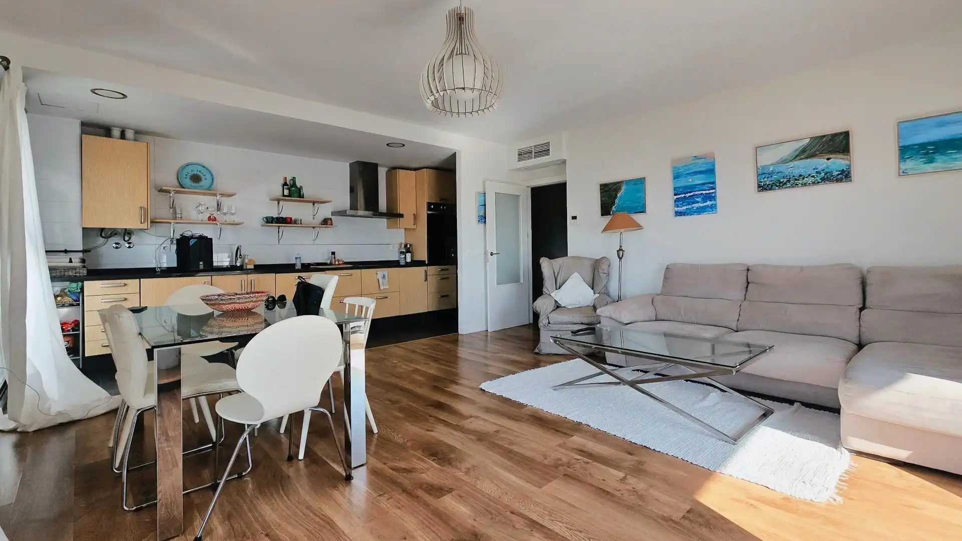 Sala d'estar de Pis en venda en San Juan de Aznalfarache amb Aire condicionat, Jardí privat i Parquet