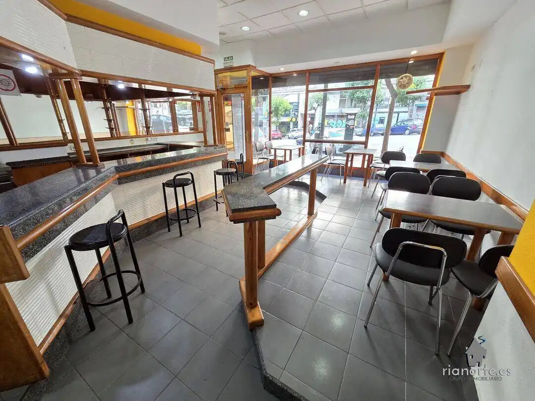 Local comercial en venta en El Carbayedo - El Quirinal, imagen 2