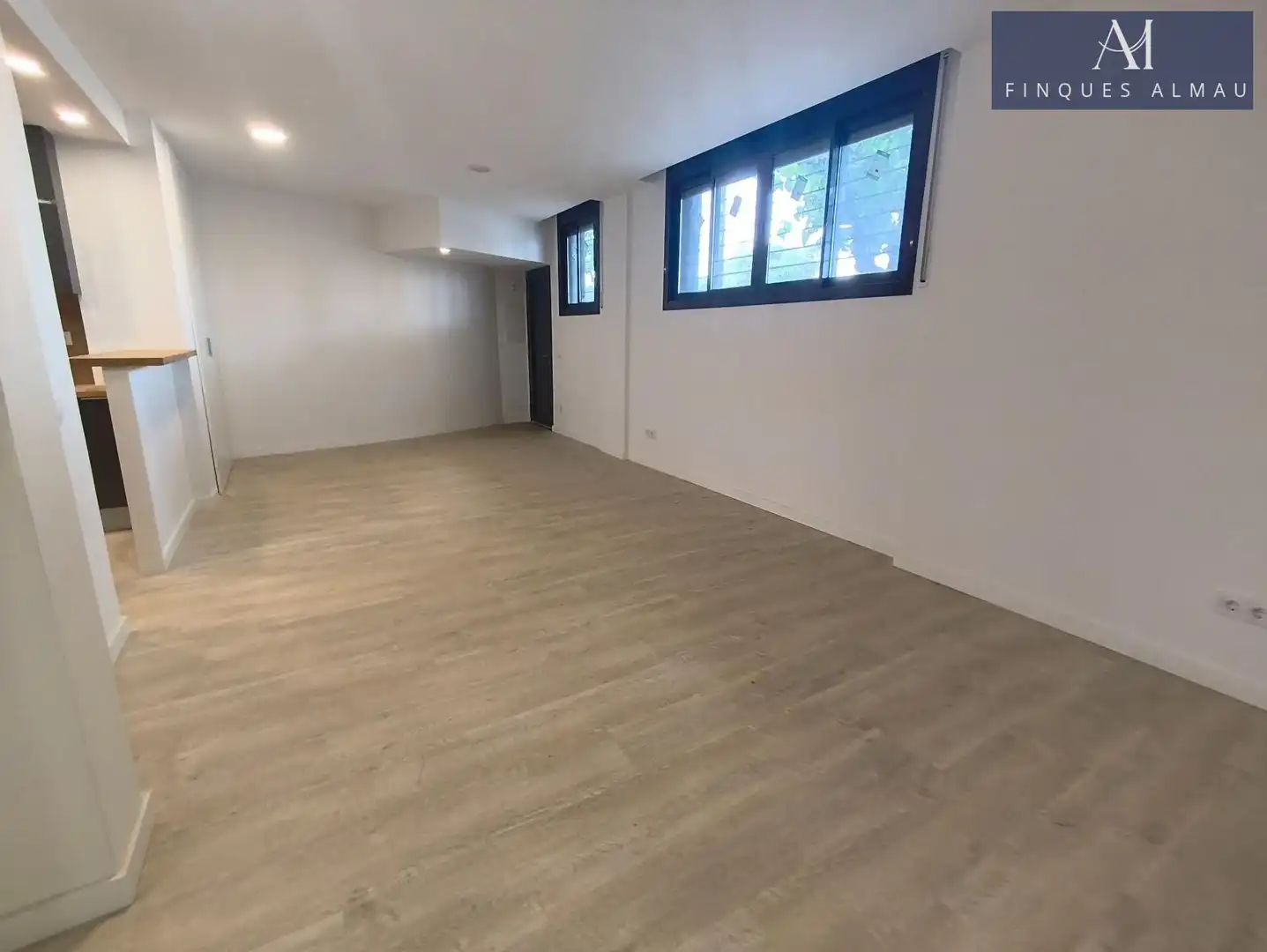 Ground floor for sale in Centre Vila, imagen 8