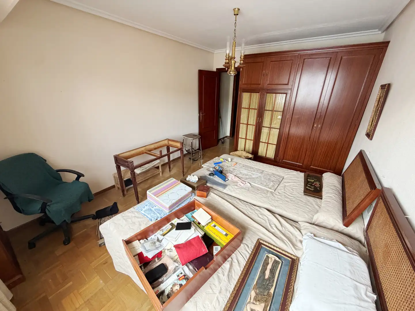 Dormitori de Pis en venda en Avilés amb Calefacció, Parquet i Terrassa