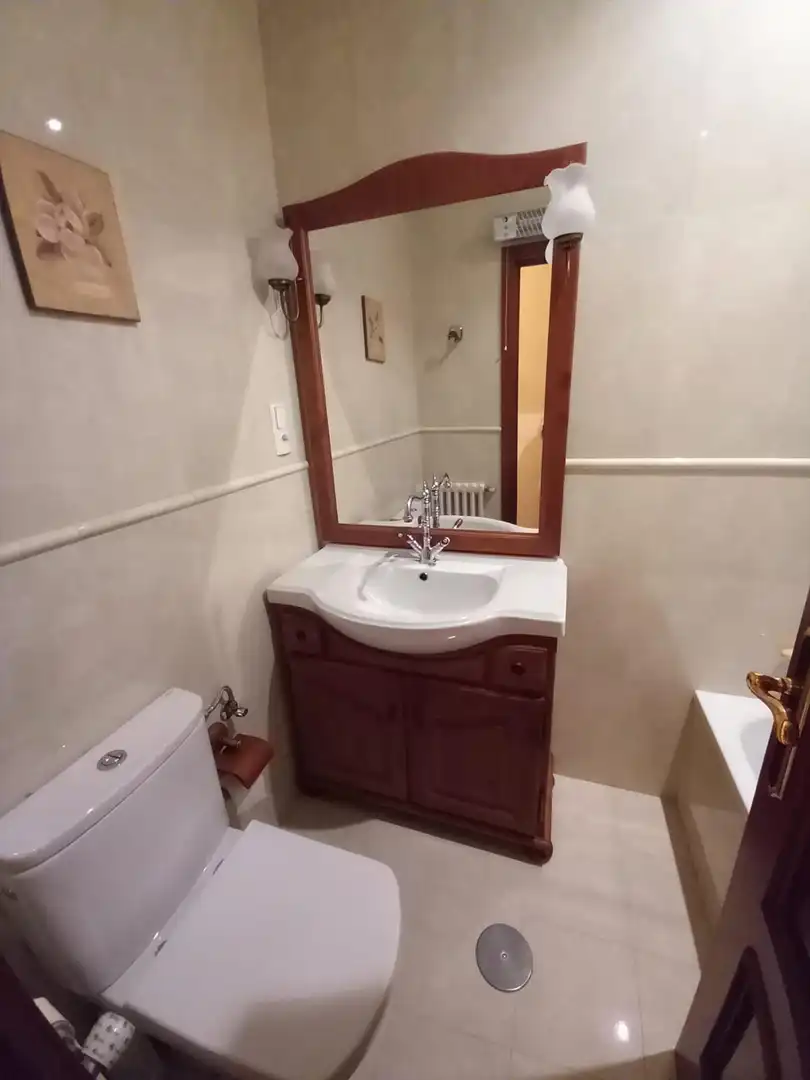 Baño de Piso en venta en Torrelavega  con Calefacción, Terraza y Trastero