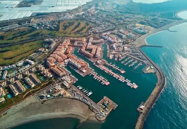 Vista exterior de Àtic en venda en El Ejido amb Aire condicionat, Terrassa i Moblat