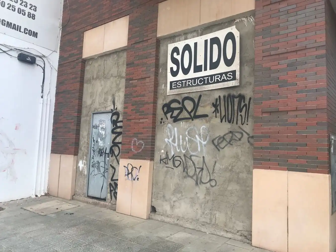 Vista exterior de Local en venta en Almería