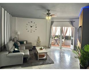 Living room of Flat for sale in Estepona  with Terrace, Swimming Pool and Balcony