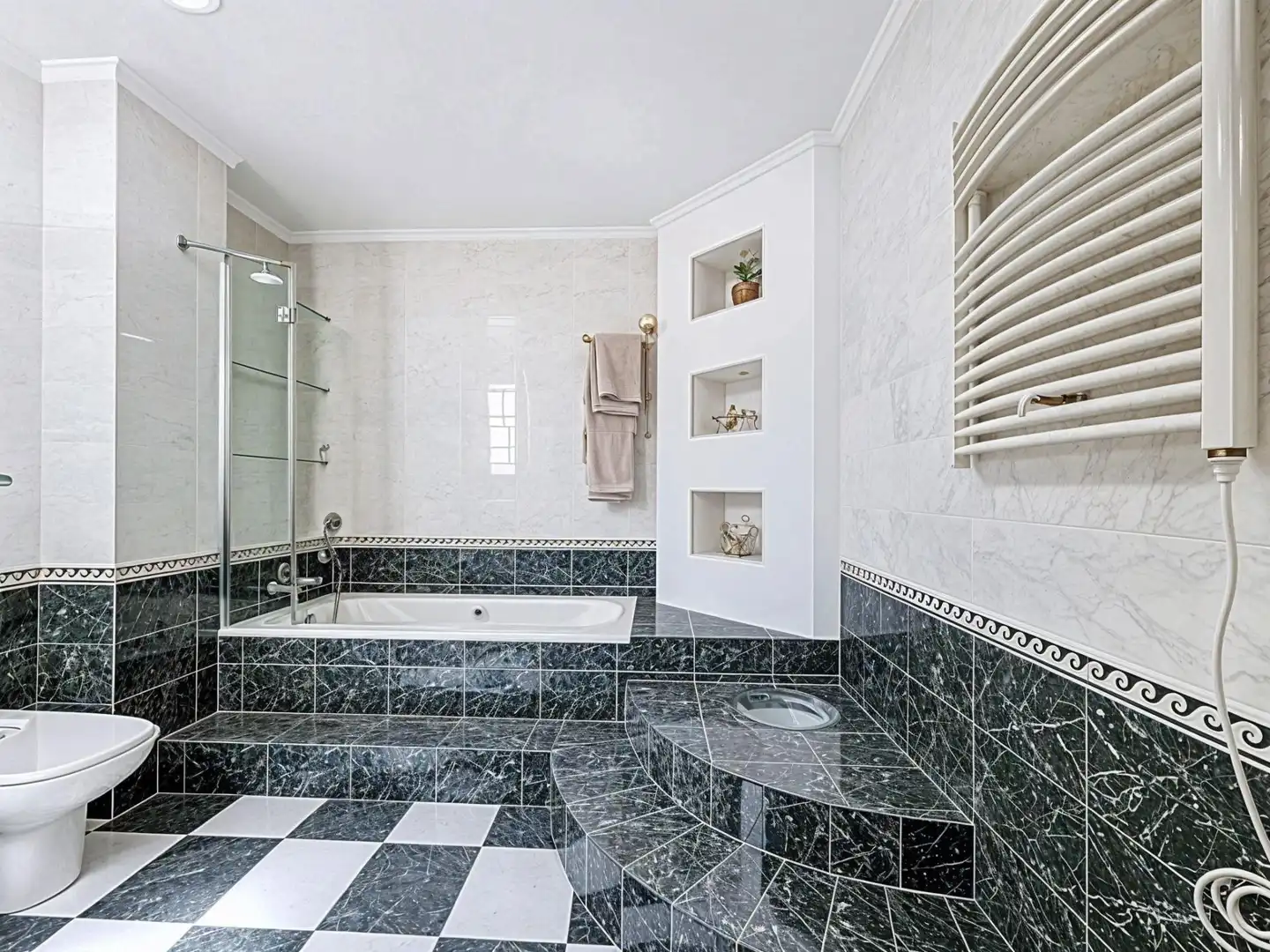 Bathroom of Houses for sale in Valencia  with Air Conditioner, Heating and Parquet flooring