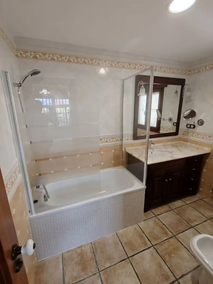 Baño de Casa o chalet de alquiler en San Vicente del Raspeig / Sant Vicent del Raspeig con Aire acondicionado, Calefacción y Jardín privado