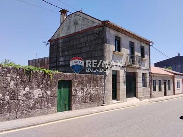 Casa amb jardí en venda a Rúa Calzada