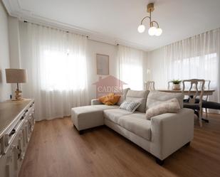 Sala d'estar de Pis de lloguer en Salamanca Capital amb Calefacció, Moblat i Balcó