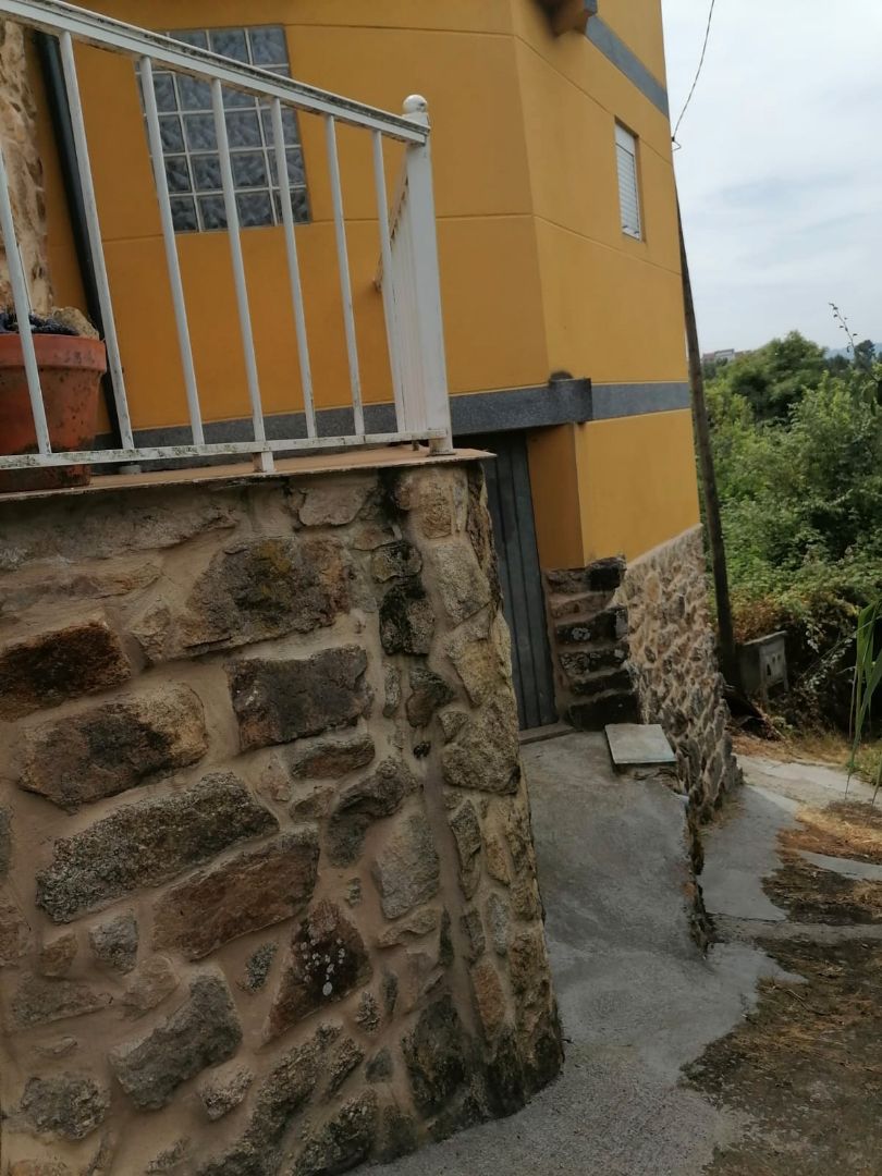 Exterior view of Single-family semi-detached for sale in Ourense Capital   with Heating, Parquet flooring and Terrace
