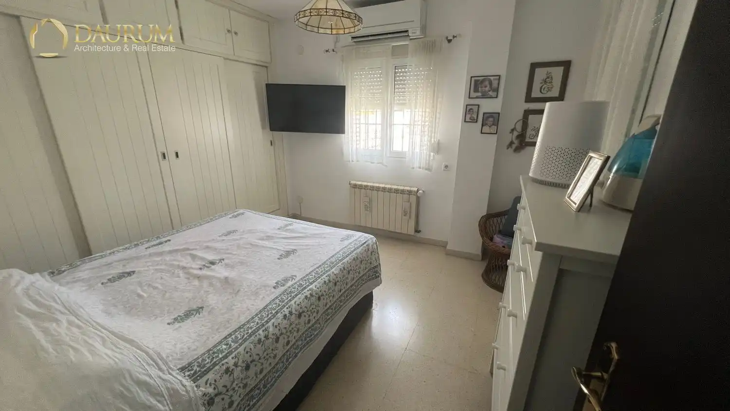 Habitación de Casa adosada en venta en Montequinto con Aire acondicionado, Calefacción y Terraza