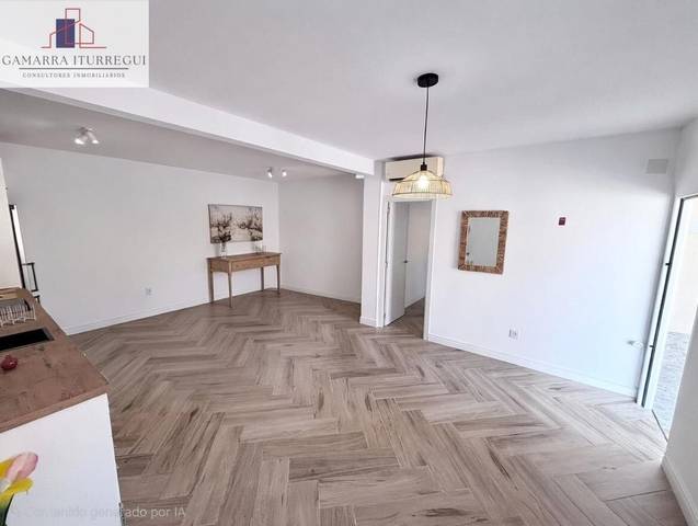 Casa-chalet en Venta en Ensanche