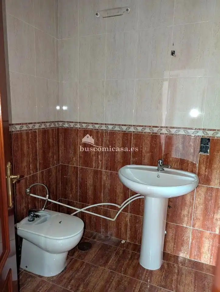 Bathroom of Flat for sale in Arjonilla  with Balcony