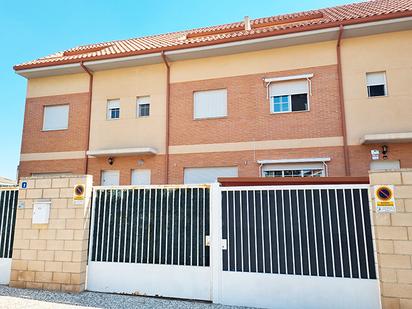 Exterior view of Single-family semi-detached for sale in María de Huerva  with Terrace