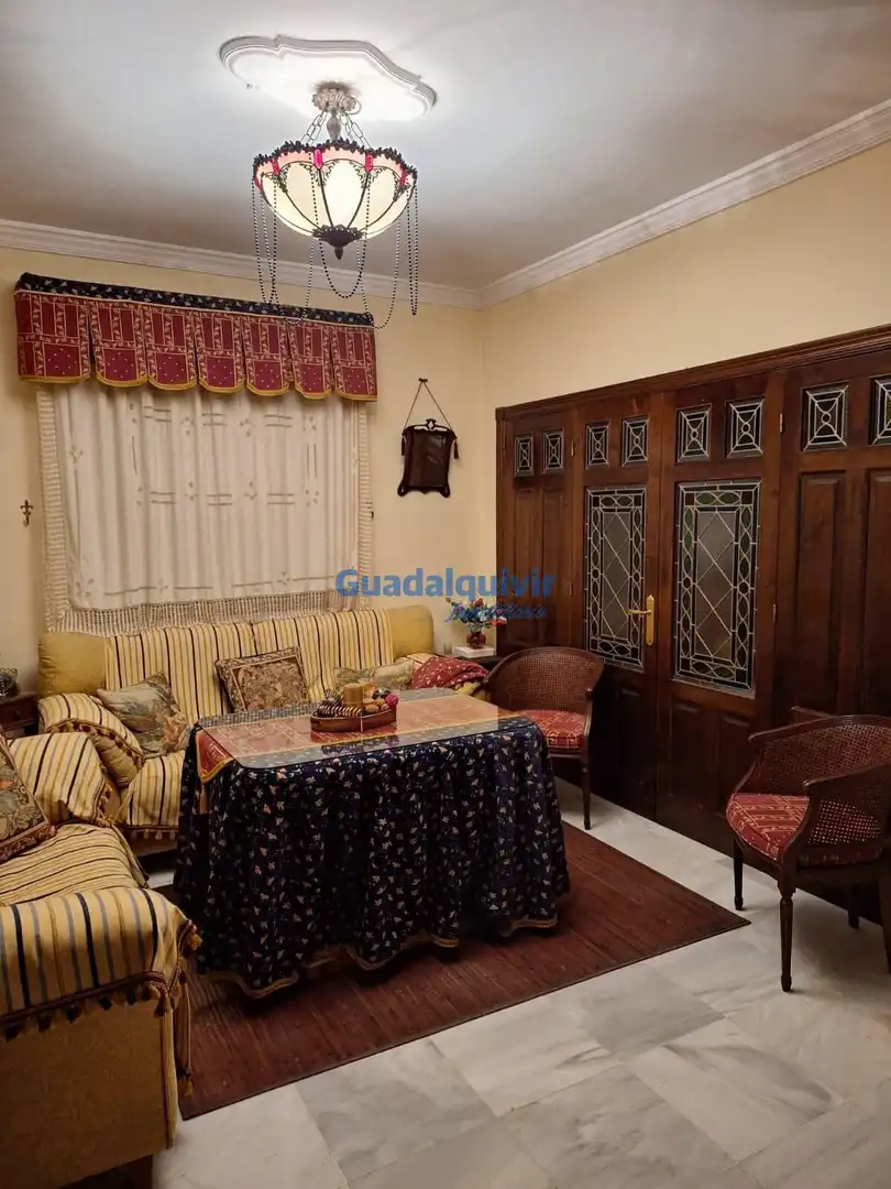 Sala d'estar de Casa o xalet en venda en Brenes amb Aire condicionat i Terrassa