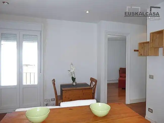 Comedor de Piso en venta en Bilbao  con Calefacción y Balcón