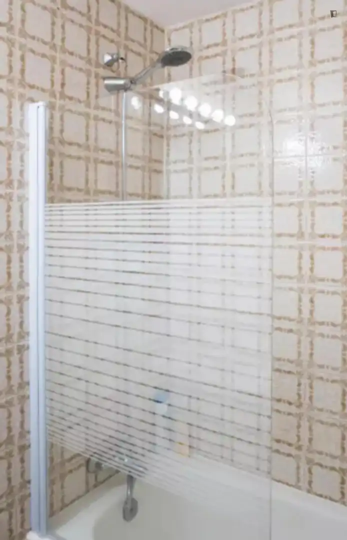 Habitació a Caballería Española