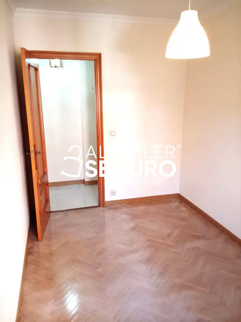 Schlafzimmer von Wohnung zur Miete in Valladolid mit Heizung und Terrasse