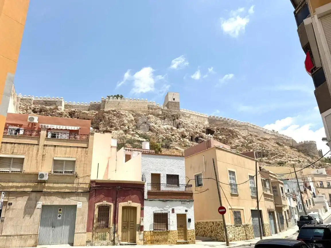 Vista exterior de Piso en venta en Almería