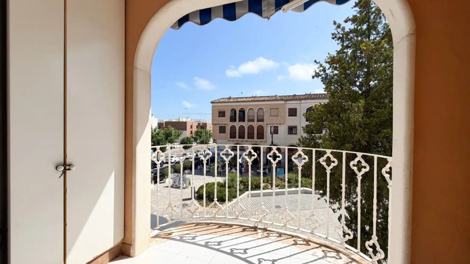 Terraza de Piso en venta en Los Alcázares con Piscina, Amueblado y Horno