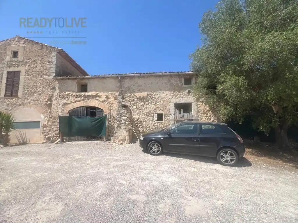 Vista exterior de Finca rústica en venda en Selva amb Jardí privat