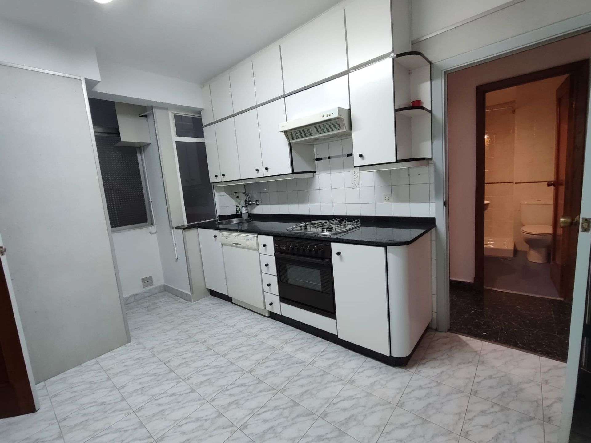 Kitchen of Flat to rent in Vigo   with Air Conditioner, Heating and Parquet flooring