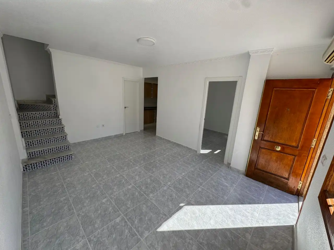 Casa adosada en venda en Torrevieja amb Terrassa, Forn i Balcó