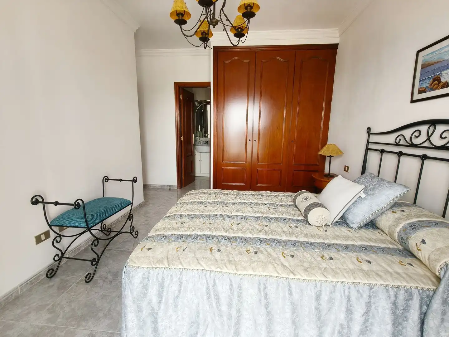 Habitación de Piso en venta en Ingenio con Amueblado
