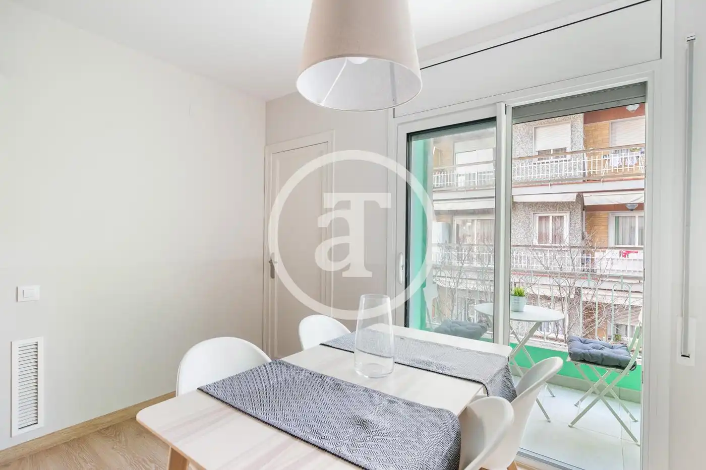 Flat for rent in Carrer de Rogent, El Camp de l'Arpa del Clot, Sant Martí