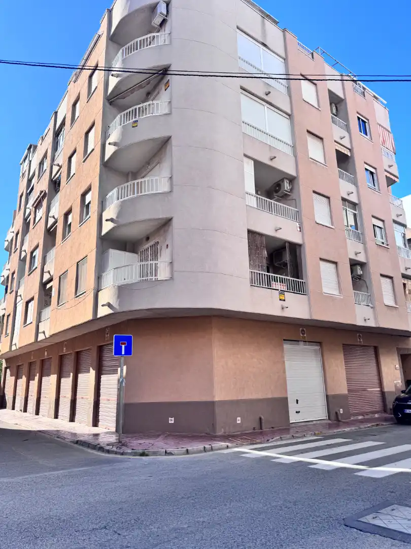 Exterior view of Flat for rent in Torrevieja  with Air Conditioner, Terrace and Furnished